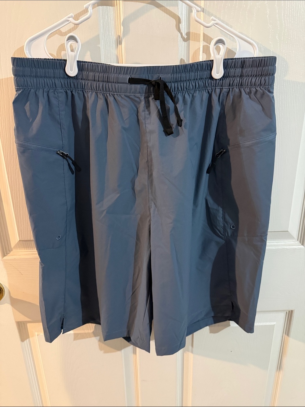 Men's Athletic Drawstring Shorts in Gray - Performance Quick-Dry